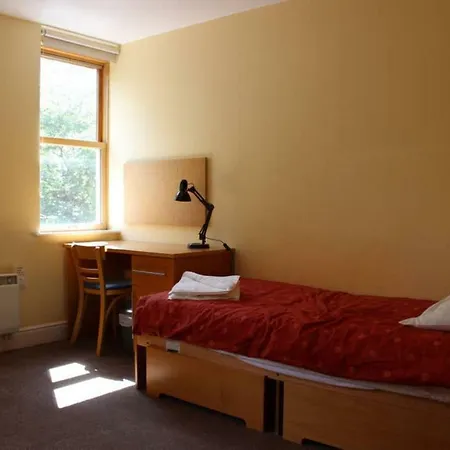 2 Bedroom On Griffith College Campus Apartmán